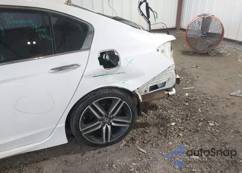 2016 Honda Accord Sport z USA, uszkodzony, nr VIN 1HGCR2F52GA062913